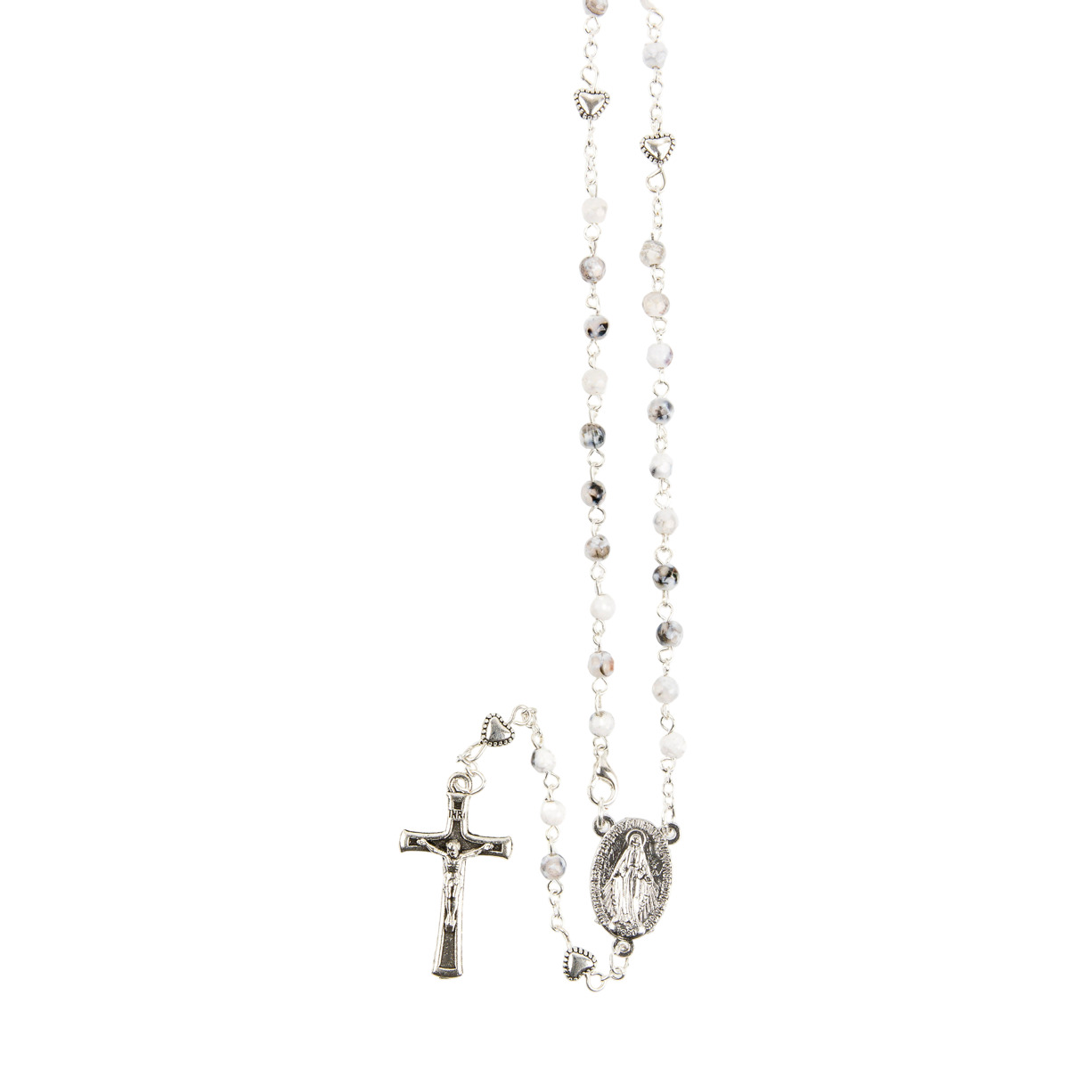 Chapelet grains marbrés Ø 4 mm, paters forme coeur, chaîne couleur argentée avec fermoir, longueur au cœur 26 cm, croix avec Christ.