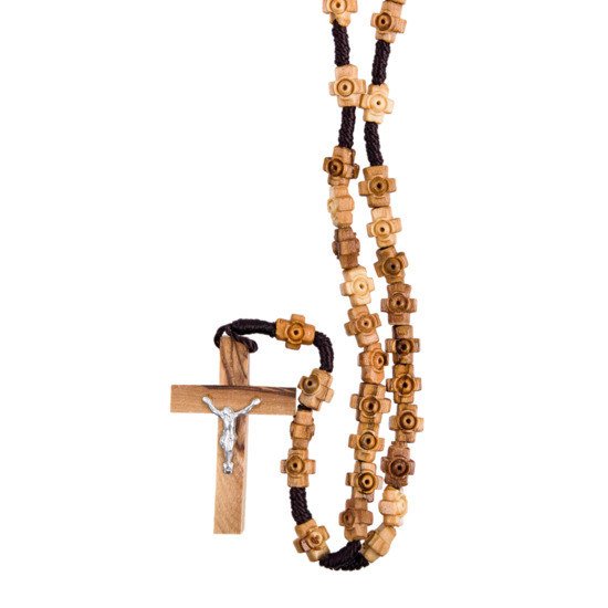 Chapelet grains guillochés en bois d'olivier sur corde, Ø 8 mm, longueur au cœur 22 cm, croix avec Christ métal.