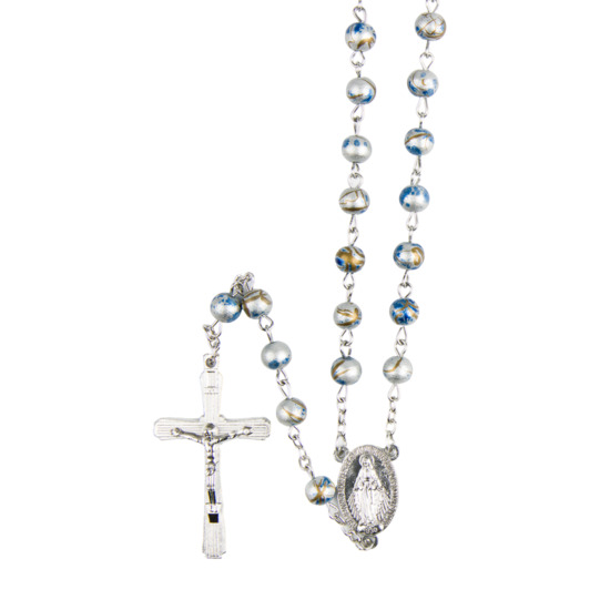 Chapelet grains marbrés bleus style métal, Ø 7 mm, chaîne couleur argentée, longueur au cœur 34 cm, croix avec Christ.