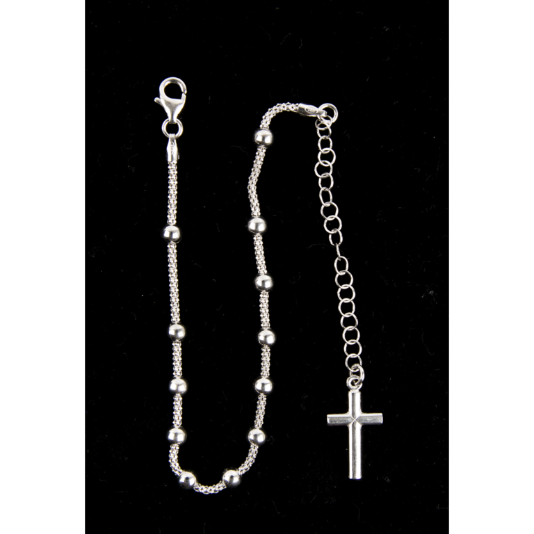 Bracelet dizainier en argent 925 °/°° ajustable sur chaîne serpent, grains Ø 4 mm (4,35 g), avec croix. Livré en boîte.