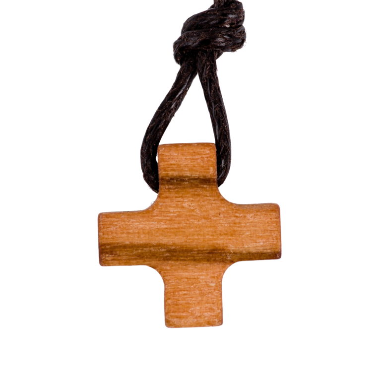 Croix de cou carrée en bois d'olivier H.1 cm avec cordon cuir 70 cm.