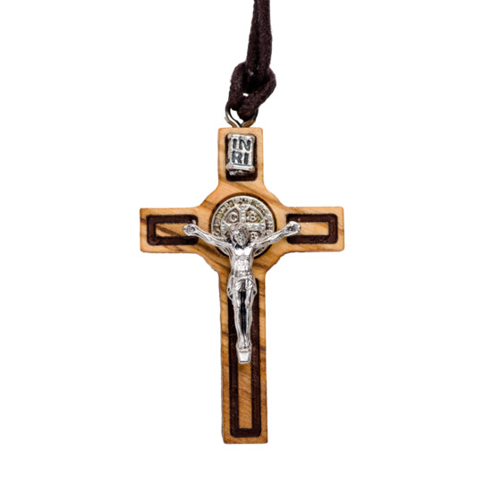 Croix de cou de saint Benoît en bois d'olivier hauteur 4,5 cm avec cordon 65 cm.