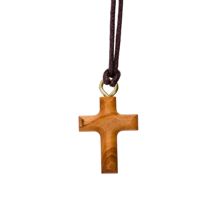 Croix de cou biseautée en bois d'olivier H. 2 cm avec cordon cuir 70 cm.