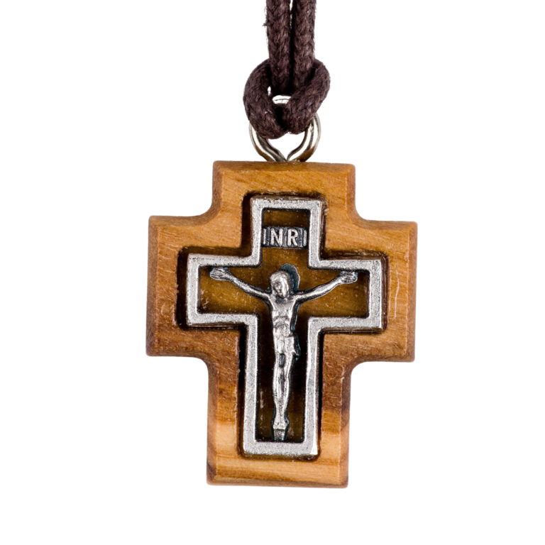 Croix de cou en bois d'olivier avec Christ métal évidé incrusté H. 2,3 cm et cordon cuir 70 cm.