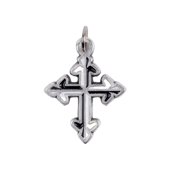Croix de cou dominicaine en métal couleur argentée émaillé H. 3 cm.