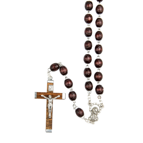 Chapelet grains en bois guillochés, Ø 7 mm, chaîne couleur argentée, longueur au cœur 33 cm, croix avec Christ.