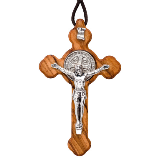 Croix baroque de saint Benoît en bois d'olivier, hauteur 8 cm avec cordon.