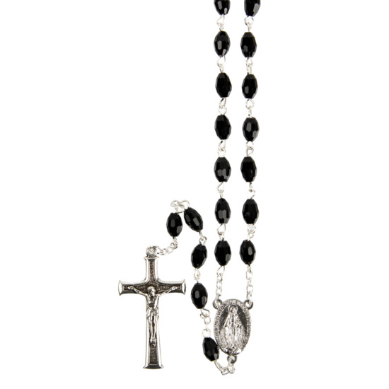 Chapelet grains semi-cristal, Ø 7 mm, chaîne couleur argentée, longueur au cœur 40 cm, croix avec Christ.