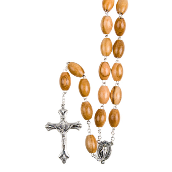 Chapelet gros grains ovales en bois d´olivier, Ø 10 mm, chaîne couleur argentée, longueur au cœur 54 cm, croix métal avec Christ.