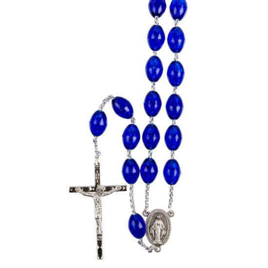 Chapelet gros grains plastique, Ø 10 mm, chaîne couleur argentée indécrochable, longueur au cœur 54 cm, croix avec Christ.