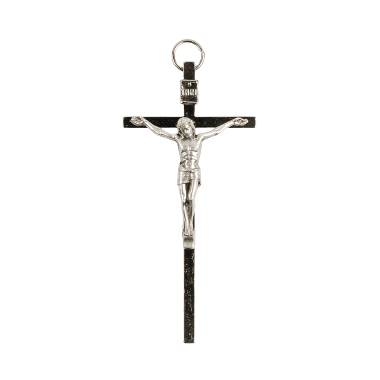 Crucifix forme carrée métal couleur argentée avec Christ - H. 9 cm.