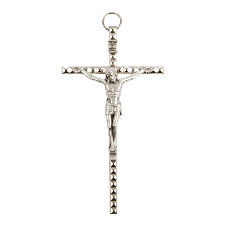 Crucifix forme carrée à facette métal couleur argentée avec Christ - H. 11 cm.