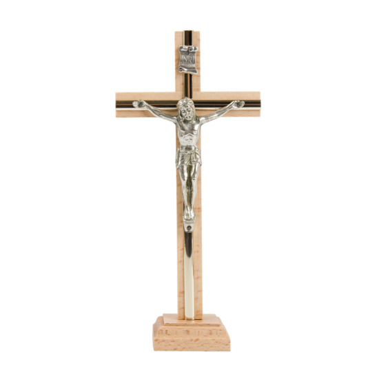 Crucifix en bois clair et filet couleur dorée, sur socle avec Christ métal couleur argentée - H. 20 cm.