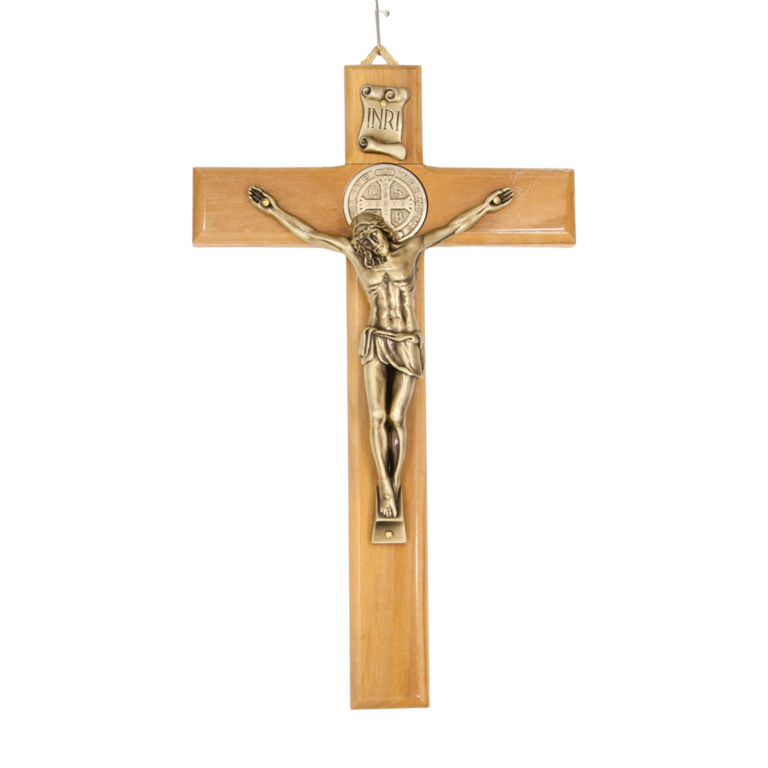 Croix de saint Benoît en bois d'olivier avec Christ couleur bronze, hauteur 25 cm.