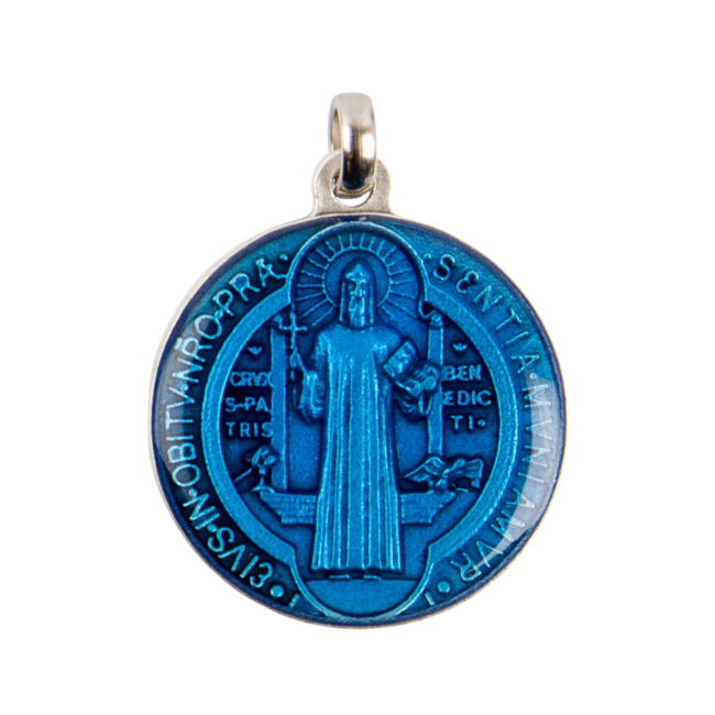 Médaille métal couleur argentée de saint Benoît avec résine bleue sur les 2 faces, plusieurs tailles.
