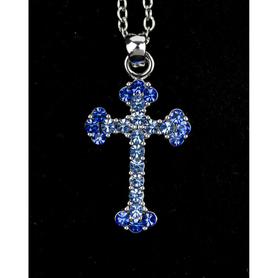 Collier avec chaine argentée L. 45 cm, croix orthodoxe avec zirconium H. 2,3 cm.