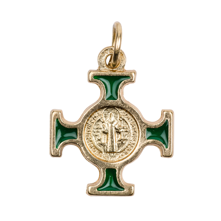 Croix de cou de saint Benoît en métal couleur dorée émaillé, hauteur 2 cm.