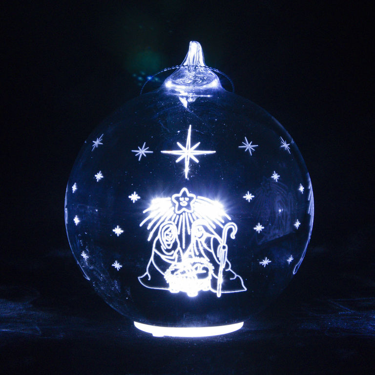 Boule de verre lumineuse effet miroir avec décor nativité sainte Famille Ø 10 cm.