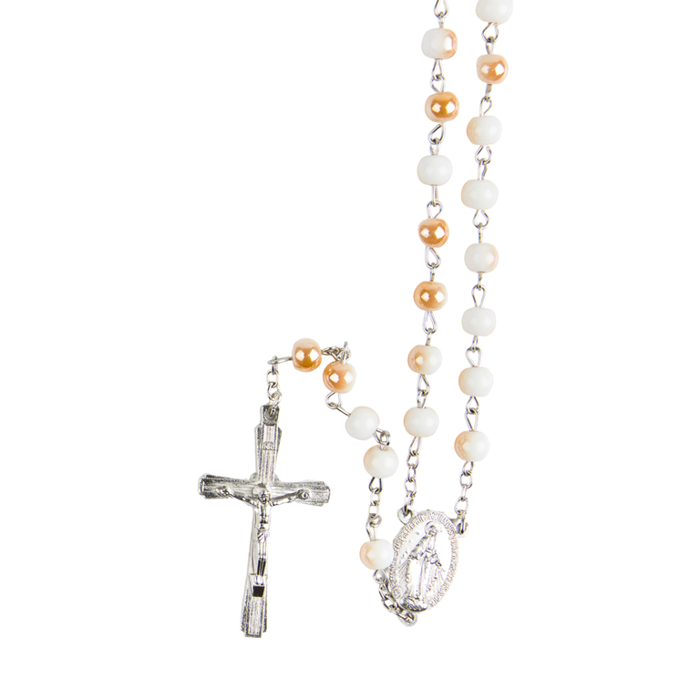Chapelet grains bicolore blanc/ brillant, Ø 7 mm, chaîne couleur argentée, longueur au cœur 34 cm, croix avec Christ.