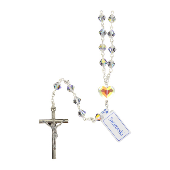 Chapelet grains cristal de Swarovski avec fermoir, Ø 7 mm, chaîne couleur argentée, longueur au cœur 32 cm, croix avec Christ. Livré en boîte.