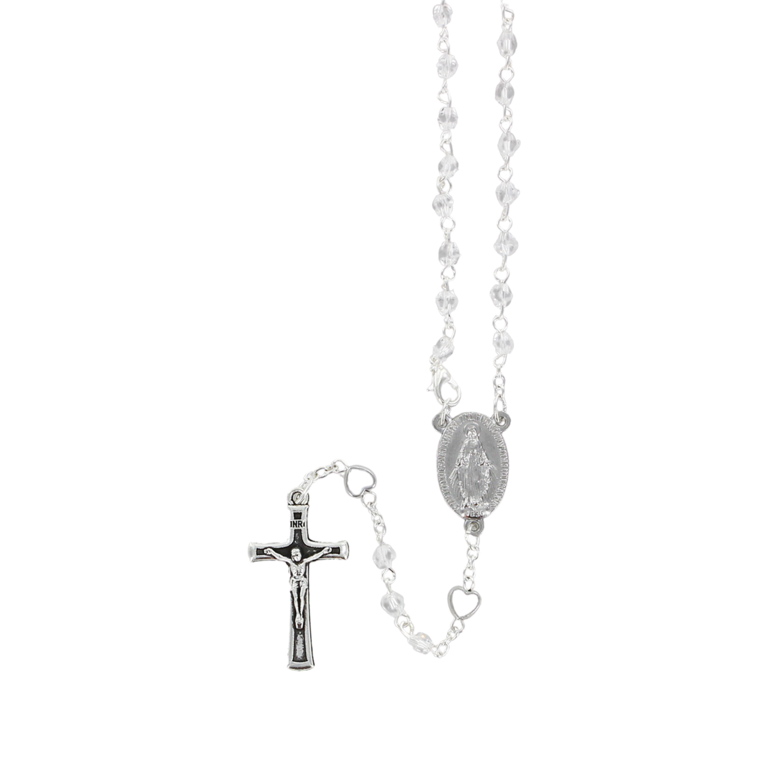 Chapelet grains semi-cristal avec fermoir, Ø 3 mm, paters forme coeur, chaîne couleur argentée, longueur au cœur 27 cm, croix avec Christ.