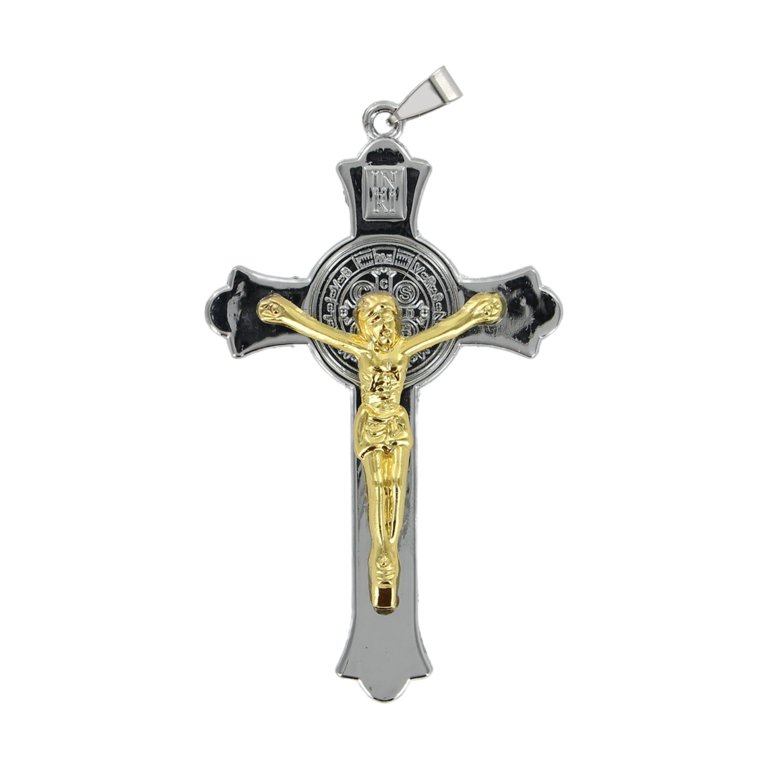 Croix de saint Benoît en métal couleur argentée avec Christ couleur dorée, hauteur 7,5 cm.