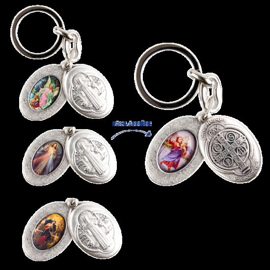 Porte-clés médaille de saint Benoît en métal couleur argentée ouvrant H. 4,5 cm double résine, plusieurs saints.