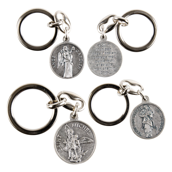 Porte-clés Ø 2.5 cm couleur argentée double face revers avec prière, plusieurs saints.