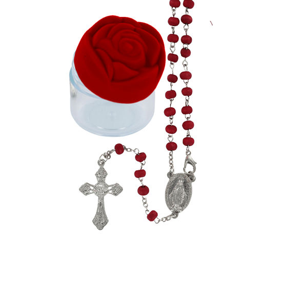 Chapelet grains bois de rose, Ø 5 mm, chaîne couleur argentée avec fermoir, longueur au cœur 26 cm, croix avec Christ, boite forme de rose