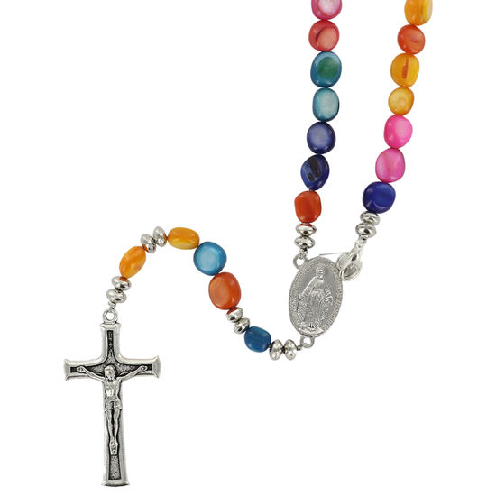 Chapelet grains style coquille multicolore, Ø 6 mm, sur fil nylon avec fermoir, longueur au cœur 23 cm, croix avec Christ