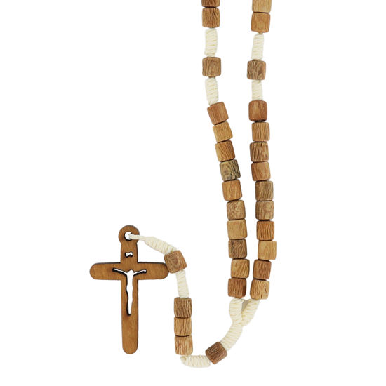 Chapelet grains en bois sur corde, Ø 4 mm, longueur au cœur 16 cm, croix avec Christ découpé.