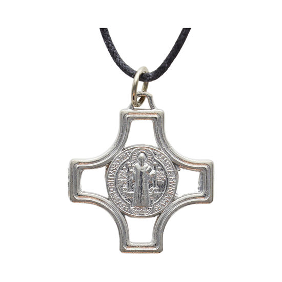 Pendentif sur cordon + fermoir, croix avec médaille saint Benoît 2,4 cm.