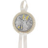 Médaille de berceau en velours blanc ruban torsadé, plaque laminée Ø 6.5 cm avec ruban. Livré en boite. Plusieurs modèles.