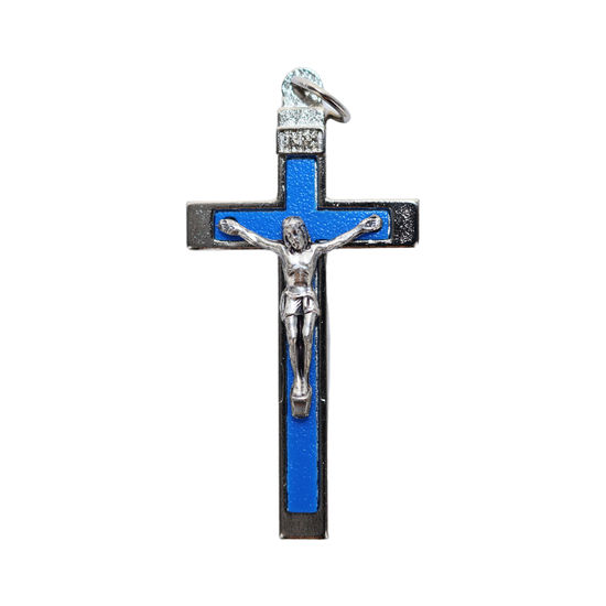 Croix de cou en métal couleur argentée émaillé avec Christ H. 4.5 cm. Plusieurs couleurs.