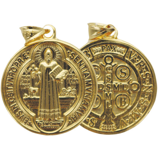 Médaille plaqué or 2 faces St Benoit. Livré en boîte.