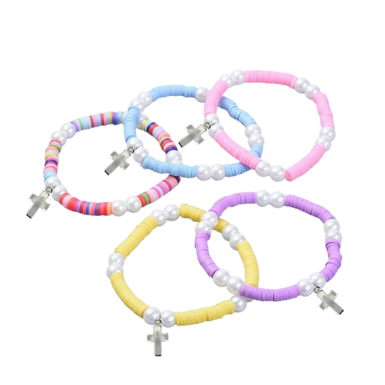 Bracelets enfant sur élastique pâte polymère et perle nacrée en verre 6 mm. Lot de 10, couleurs assorties