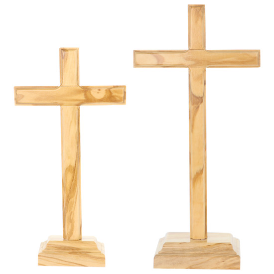 Croix en bois sur socle