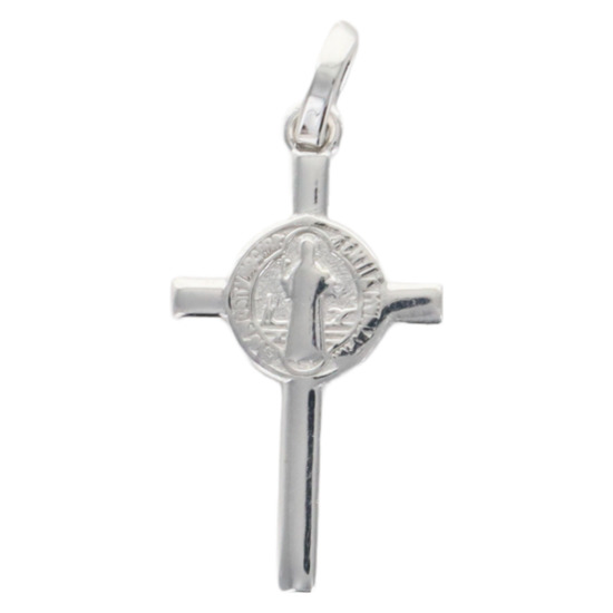 Croix de cou en argent rhodié 925°/°° de saint Benoît avec médaille au centre. 2.10 cm (1,4 g). Livrée en boîte.    