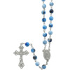 Chapelet grains en acrylique marbré, Ø 8 mm, chaîne couleur argentée, longueur au cœur 40 cm, croix avec Christ. Plusieurs couleurs.