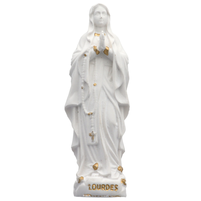 Statue en résine blanche avec des touches de couleur dorée de Notre Dame de Lourdes. H 9 cm.