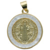 Médaille de Saint Benoît dorée avec coquille naturelle disponible en différentes couleurs. Ø 2 cm