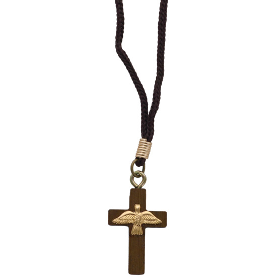 Croix de cou en bois H. 3 cm avec l'Esprit Saint de couleur doré et cordon de 30 cm.